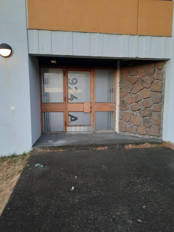 Apartment Near The Airport Njarthvik Екстериор снимка